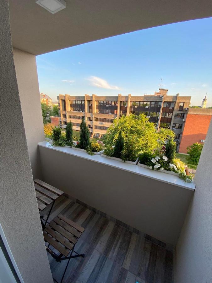 Apartman "Noa" Sremska Mitrovica Ngoại thất bức ảnh